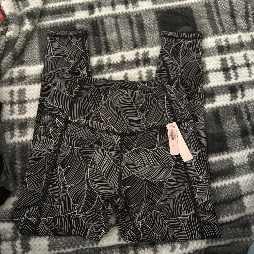 Victoria Secrets on point flow leggings
